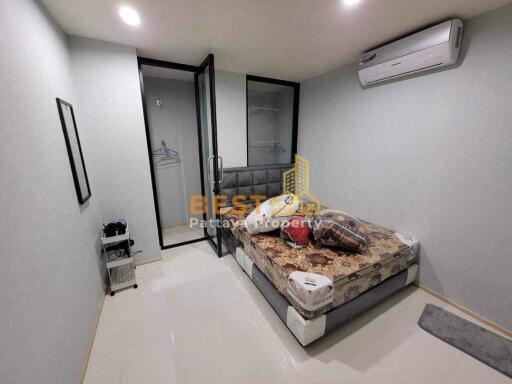 2 Bedrooms Condo in Golden Pattaya Condominium Na Kluea C011342