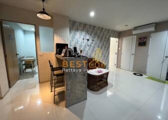 2 Bedrooms Condo in Golden Pattaya Condominium Na Kluea C011342