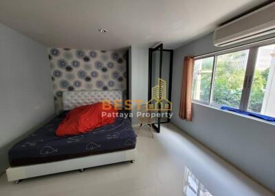 2 Bedrooms Condo in Golden Pattaya Condominium Na Kluea C011342