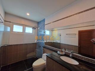 3 Bedrooms Villa / Single House in Amorn Village East Pattaya H011326