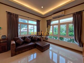 3 Bedrooms Villa / Single House in Amorn Village East Pattaya H011326