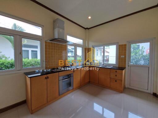 3 Bedrooms Villa / Single House in Amorn Village East Pattaya H011326