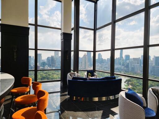 Muniq Langsuan Condo Bangkok