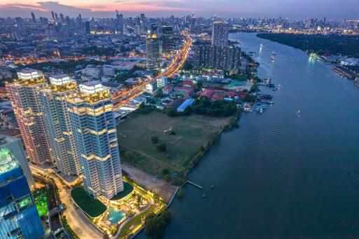 Resort Penthouse on the curve of the River