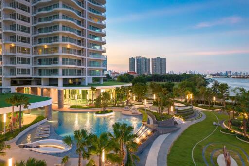 Resort Penthouse on the curve of the River