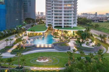 Resort Penthouse on the curve of the River