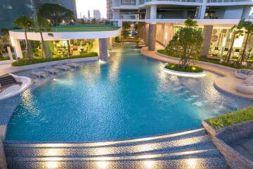 Resort Penthouse on the curve of the River