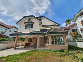 Single house, Parkway Home Village