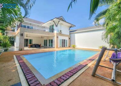 Luxury 3-Bedroom Pool Villa in Hua Hin at The Heights2