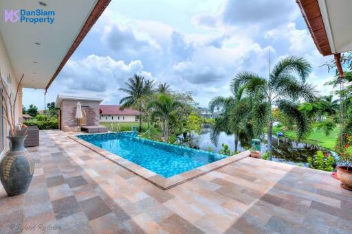 Luxury Villa in Hua Hin at Lake Side near Black Mountain