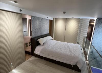 KnightsBridge Prime Sathorn Duplex Loft 1-Bedroom 1-Bathroom Fully-Furnished Condo for Rent