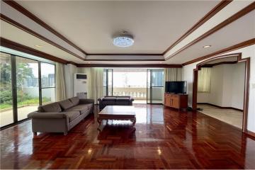 Duplex 5 bedrooms for rent in Promphong