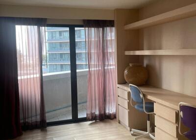 3-BR Condo at Mahogany Tower Condominium near MRT Queen Sirikit National Convention Centre