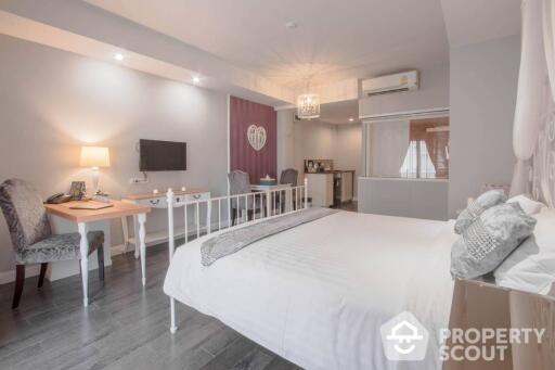 Studio Apt. near BTS Wongwian Yai