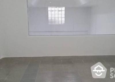 Commercial for Rent and Sale in Khlong Tan