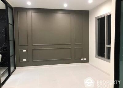 2-BR Condo at Intro Phaholyothin-Pradipat near MRT Kamphaeng Phet