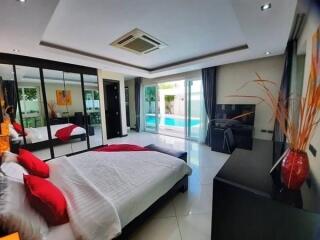 Pool Villa Pattaya house for sale, fully decorated, Palm Oasis Villa Jomtien