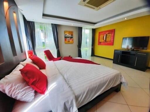 Pool Villa Pattaya house for sale, fully decorated, Palm Oasis Villa Jomtien