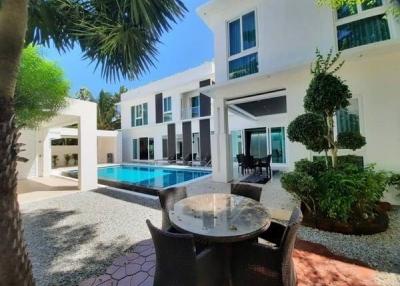 Pool Villa Pattaya house for sale, fully decorated, Palm Oasis Villa Jomtien