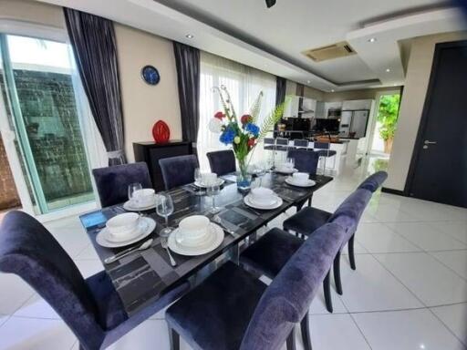 Pool Villa Pattaya house for sale, fully decorated, Palm Oasis Villa Jomtien