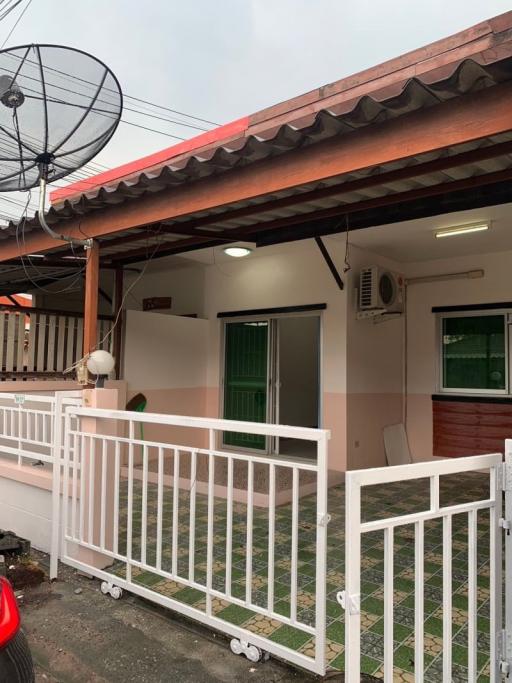 Townhouse for sale in Sriracha, cheap price, Smartland Green Town Village.