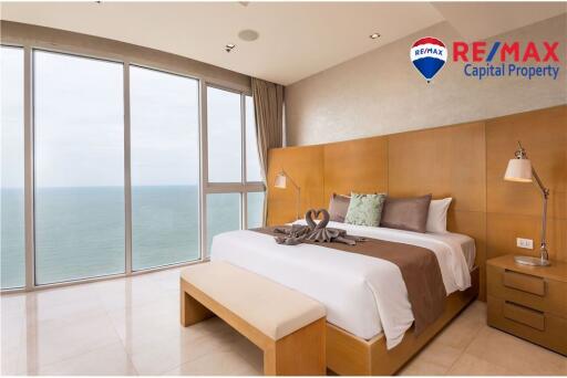 Seaview Luxury 3 Bedroom Apartment in The Cove