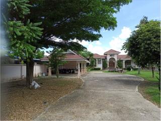 Single-storey detached house