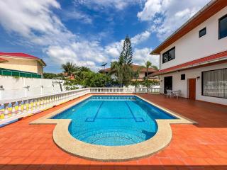 4 Bedrooms House in Paradise Villas 1 East Pattaya H011179