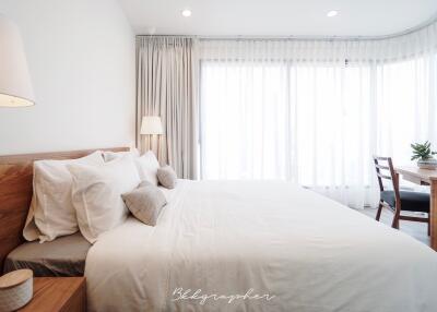 Ideo Mobi Asoke 2-Bedroom 2-Bathroom Fully-Furnished Condo for Rent