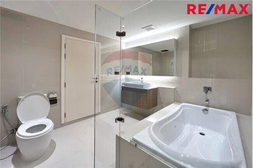 62 Sqm., 2 Beds, 2 Baths House listed for ฿ 8,990,000.