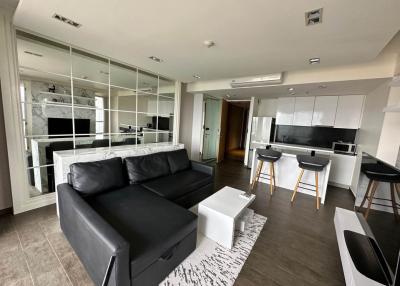 The Lofts Ekkamai 1-Bedroom +Home Office 2-Bathroom Fully-Furnished Condo for Rent