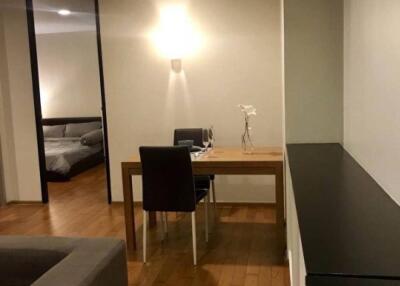 1-BR Condo at The Tempo Ruamrudee Condominium near BTS Phloen Chit