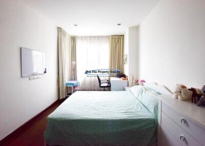 SeaCraze large 2 bedroom condo for sale Takiab Hua Hin