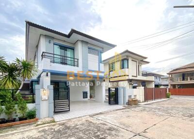 3 Bedrooms Villa / Single House in Far Greenery Village North Pattaya H011377