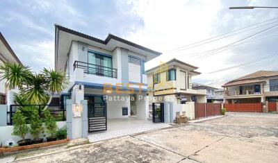 3 Bedrooms Villa / Single House in Far Greenery Village North Pattaya H011377