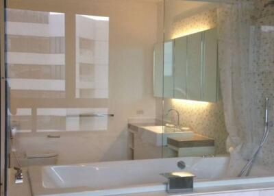 Condo for rent in Pattaya, netpoint condo, move in ready , looks good.