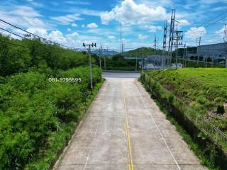 Offering land in Sriracha, Chonburi, beautiful plot, purple color, next to an industrial estate,
