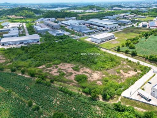 Offering land in Sriracha, Chonburi, beautiful plot, purple color, next to an industrial estate,