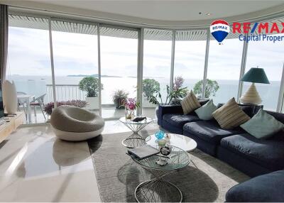 Luxurious 3Bedroom Condo in The Cove with Sea View