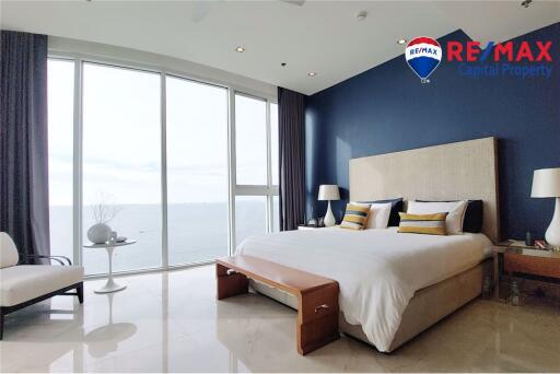 Luxurious 3Bedroom Condo in The Cove with Sea View