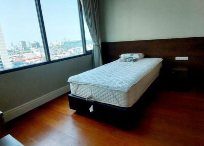 Bright Sukhumvit 24 Two bedroom condo for rent