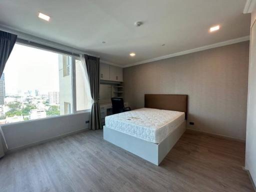 Ideal 24 Four bedroom condo for rent