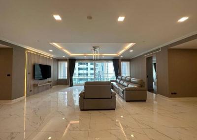 Ideal 24 Four bedroom condo for rent