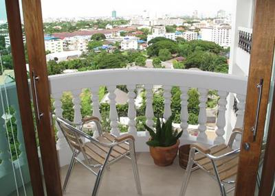 Royal Castle Pattanakarn 3 bedroom condo for sale