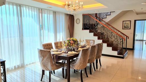 Piyathip Place 4 bedroom penthouse for rent