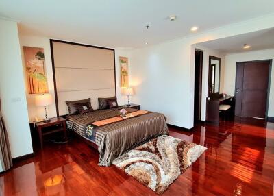 Piyathip Place 4 bedroom penthouse for rent