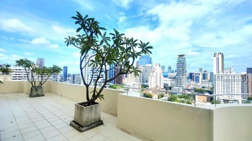 Piyathip Place 4 bedroom penthouse for rent