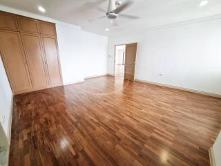 Tower Park 4 bedroom condo for sale and rent