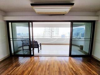 Tower Park 4 bedroom condo for sale and rent