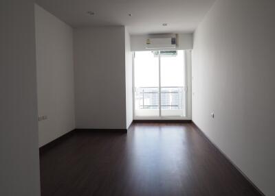 Supalai Prima Riva 2 bedroom condo for rent